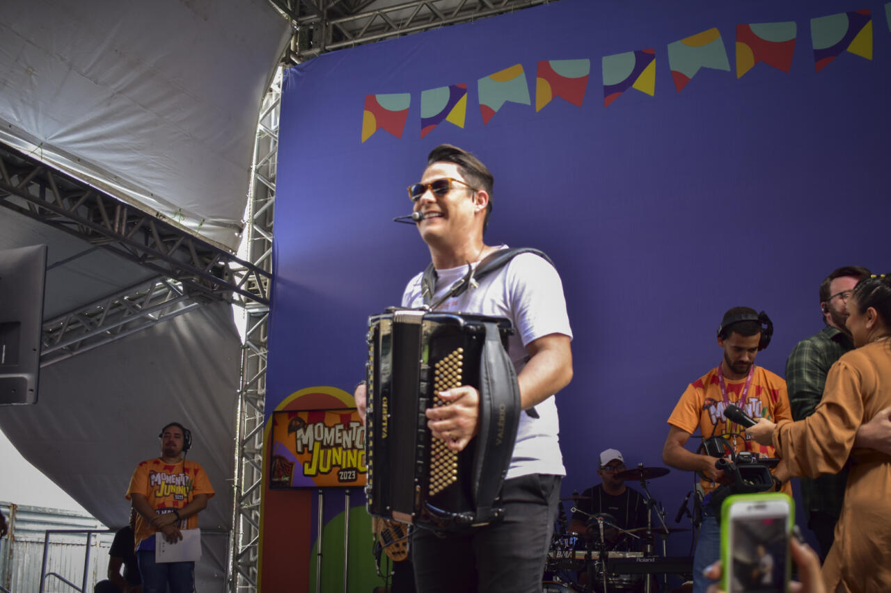 Repórter Junino A Notícia no Ritmo do São João Momento Junino reúne