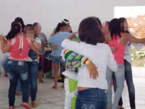 Arrasta-pé na penitenciária feminina de CG. 