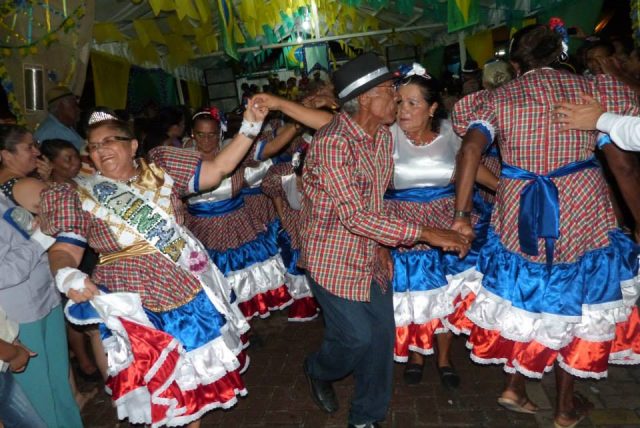 A Quadrilha é composta de 36 componentes, variantes entre 60 e 88 anos de idade.