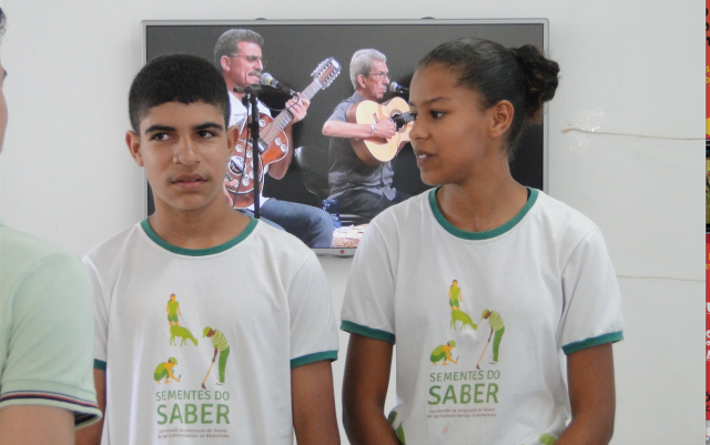 Os jovens cordelistas Miguel e Sabrina encantaram com seu talento