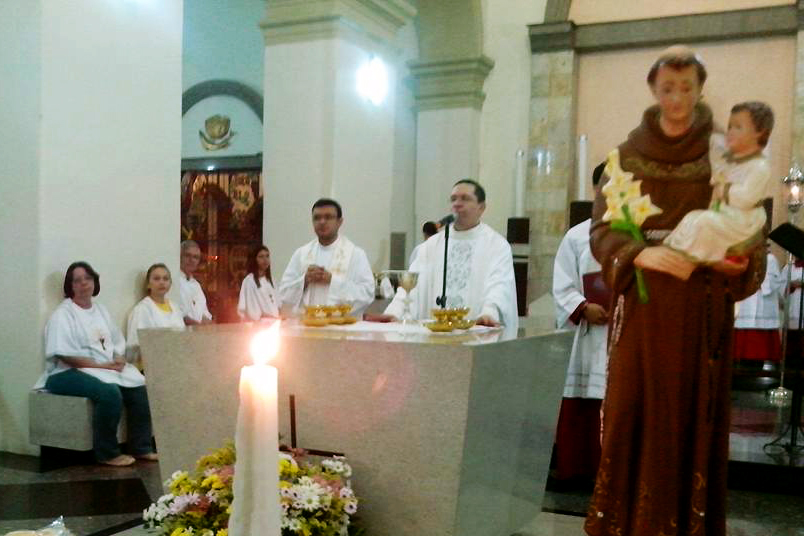 Tradicional missa de Santo Antônio na Catedral de Campina Grande / Foto: Luiz Felipe Bolis