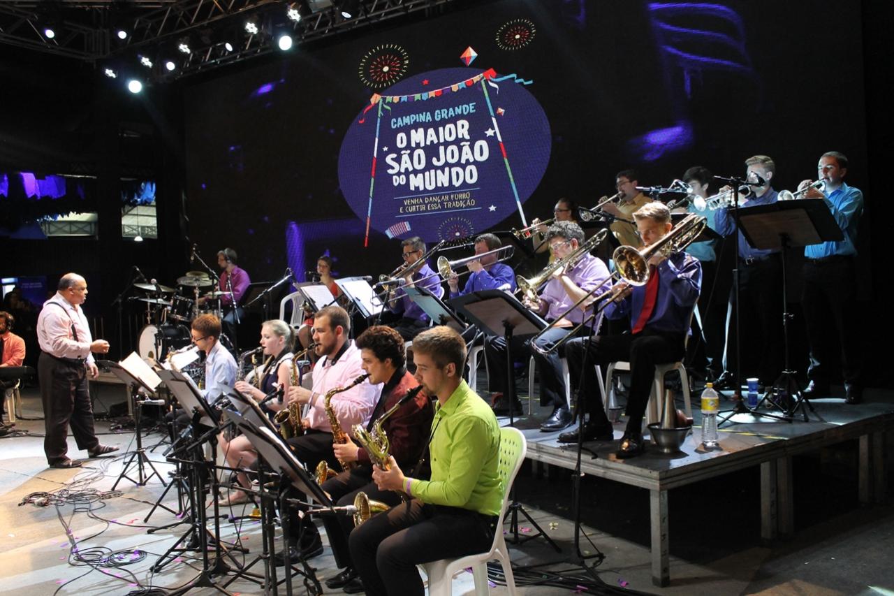 Luther College Jazz Orchestra fazendo sua apresentação no Palco Principal do PP