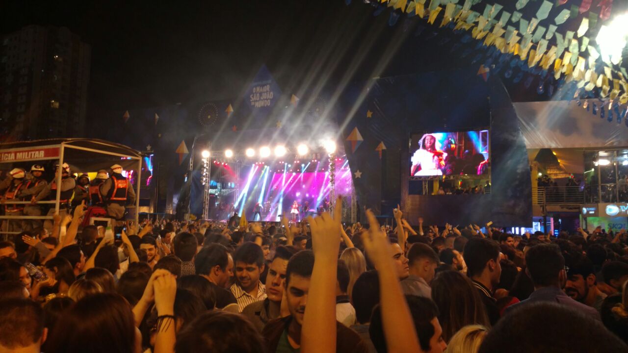 O Parque do Povo estava lotado no primeiro dia de São João. Foto: Ediva Costa