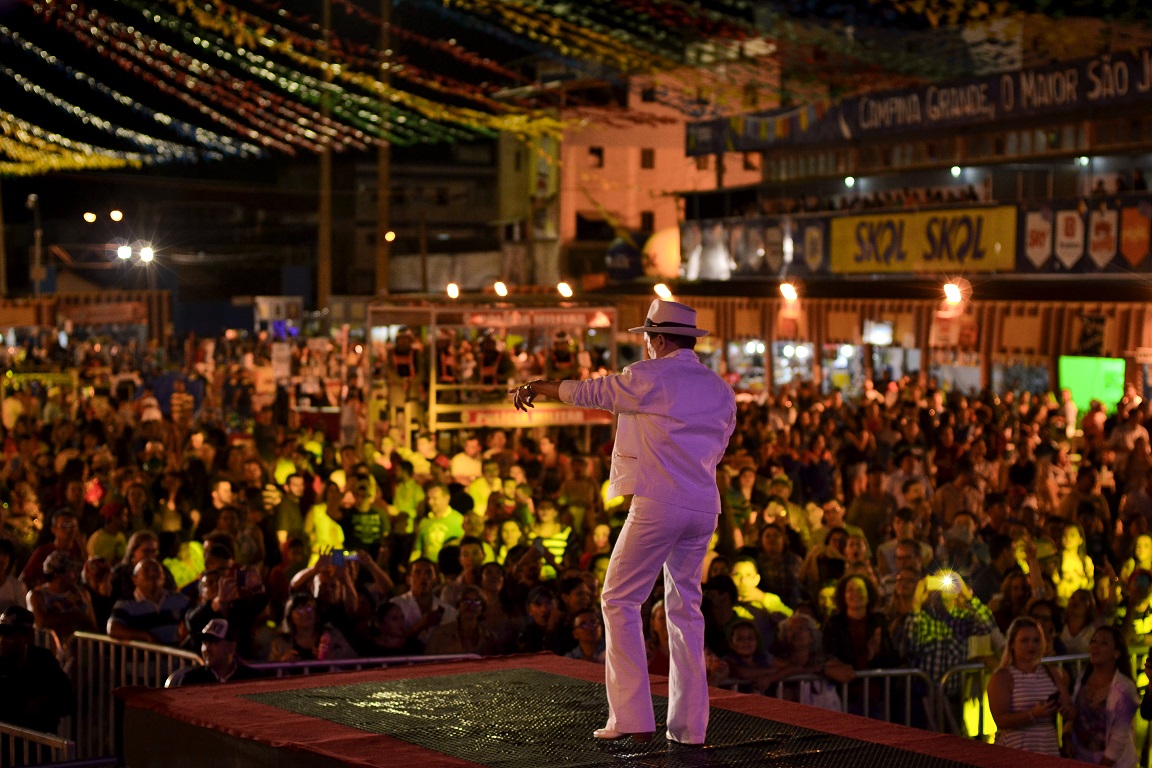 Alcymar Monteiro leva grande público ao Parque do Povo