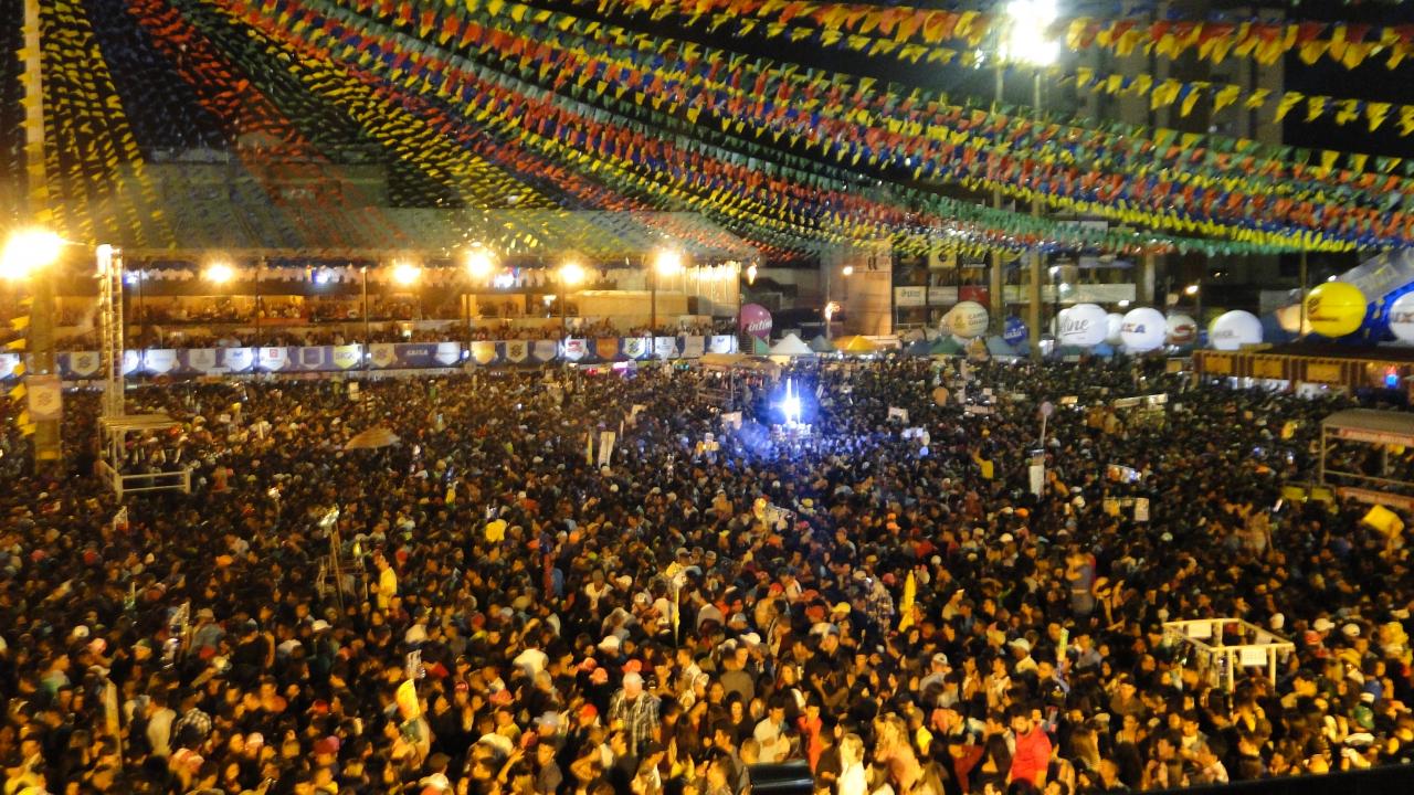 Shows desta sexta encerrando o antepenúltimo dia de festa no Parque do Povo 