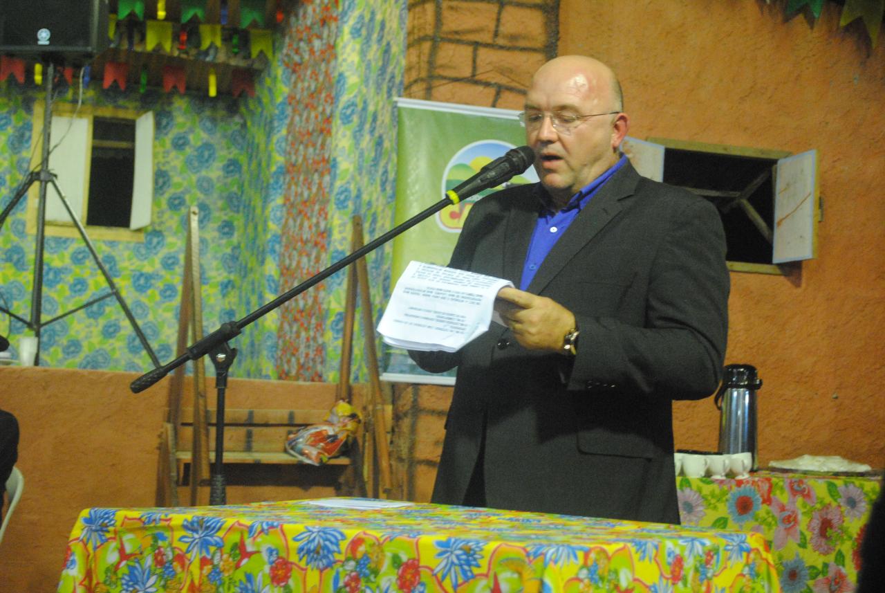 Abílio José apresentando a edição da TV Junina 2017