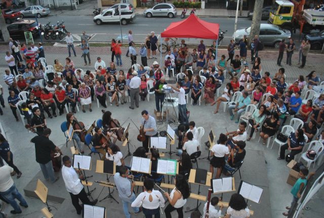 CONCENTRAÇÃO DO PÚBLICO POUCO ANTES DO INÍCIO DO EVENTO 