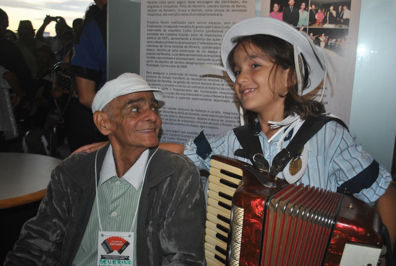 Severino Medeiros ao lado da nova geração