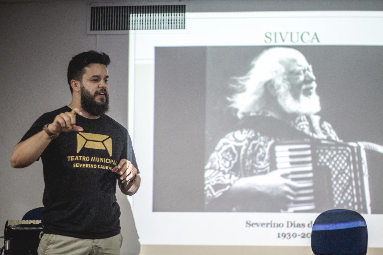 Fabrício Ferreira, coordenador, professor e idealizador do projeto Música no Teatro.