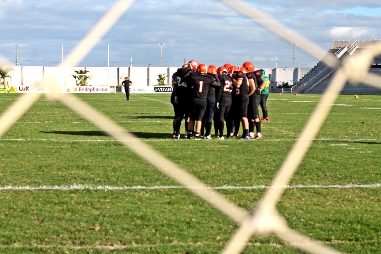 Time Caruaru Wolves em preparação para o jogo.