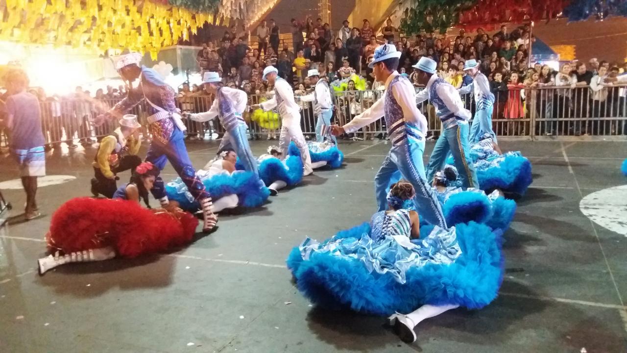 Na raça a ‘Escorrega’ emociona o público na pirâmide. 