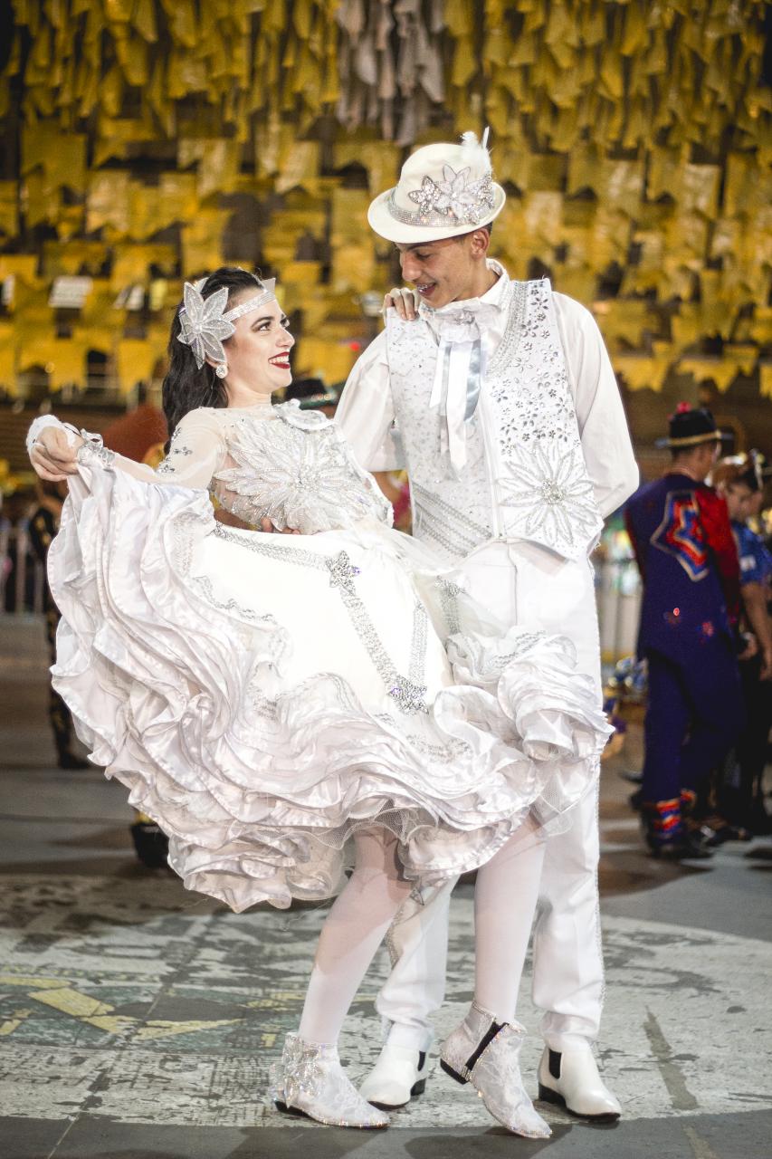 Casal da quadrilha Luar do Sertão