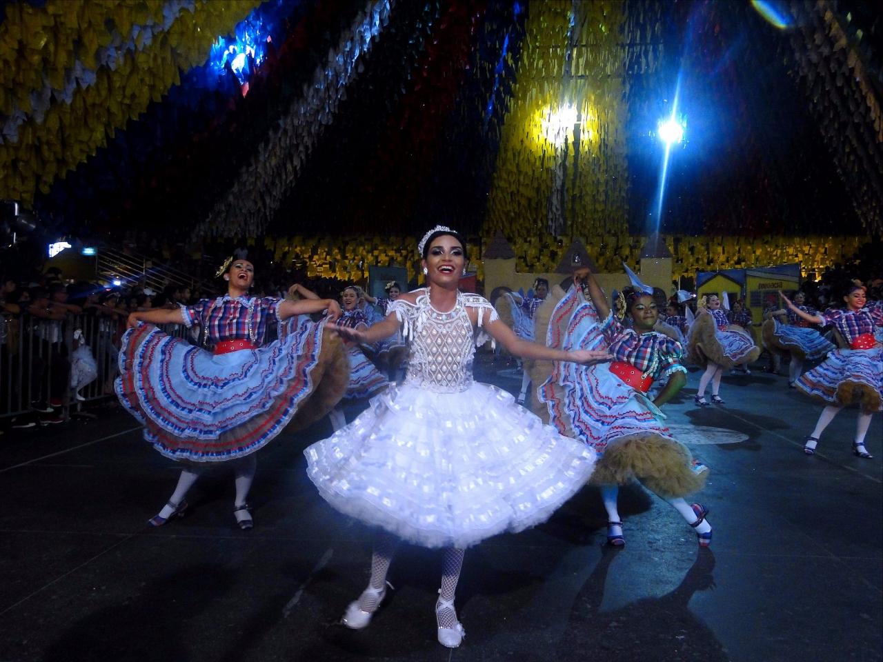 Repórter Junino A Notícia No Ritmo Do São João Cores Brilho E Alegria Na 1ª Noite Do Xv 7720