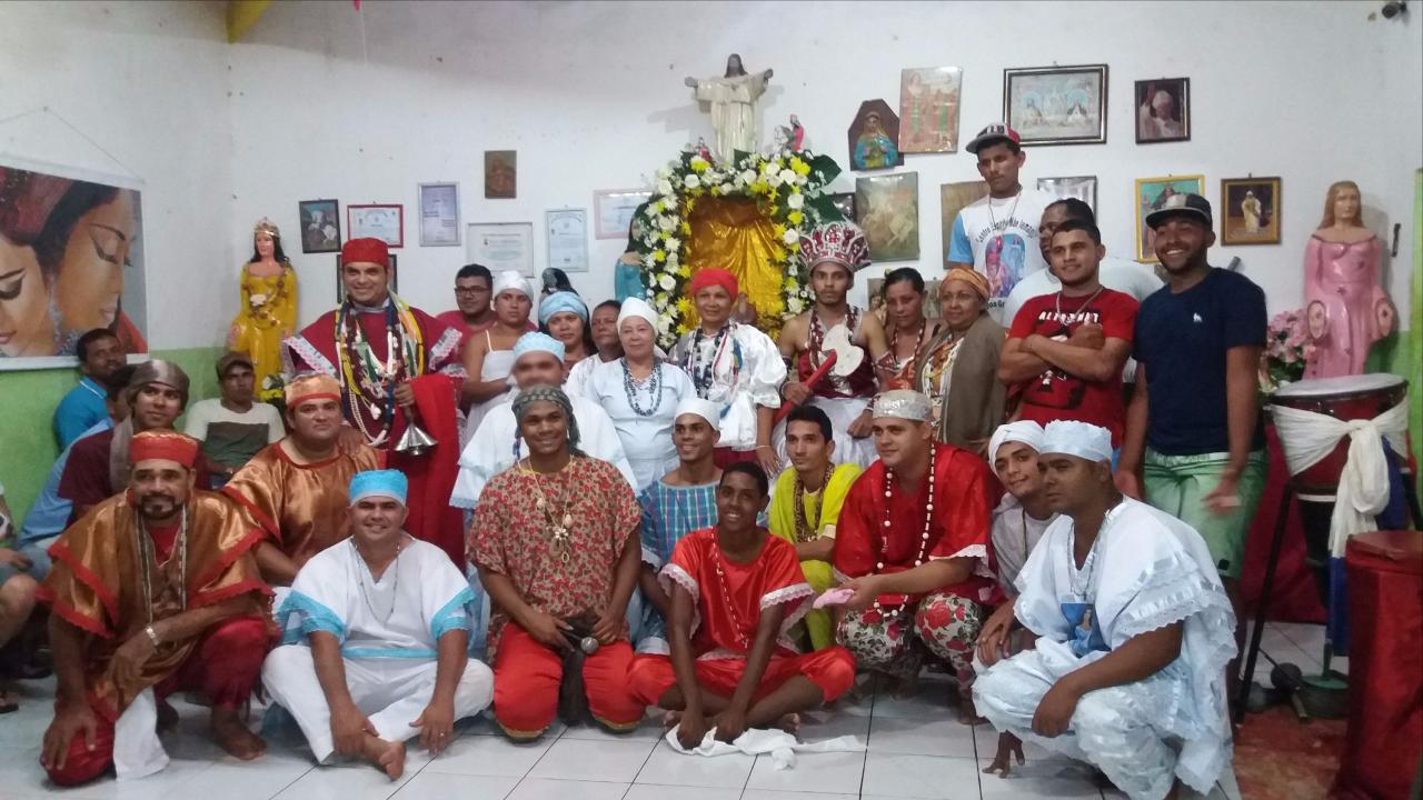 Todos os integrantes que participaram da festa em homenagem a Xongô no terreiro de Pai Gel (Foto: Aldair Rodrigues)