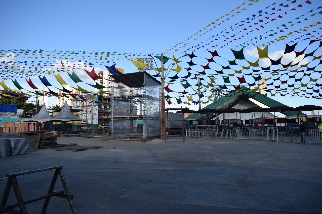 A montagem estrutural também está a todo vapor.