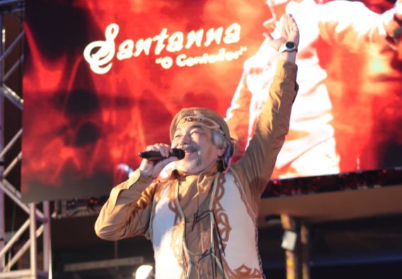 Santanna, O Cantador, canta grandes clássicos da carreira